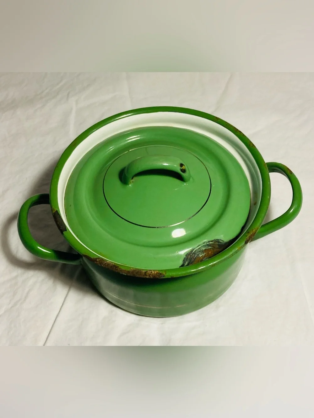 Vintage enamelware pot with lid two handles pistachio green thin gold stripes